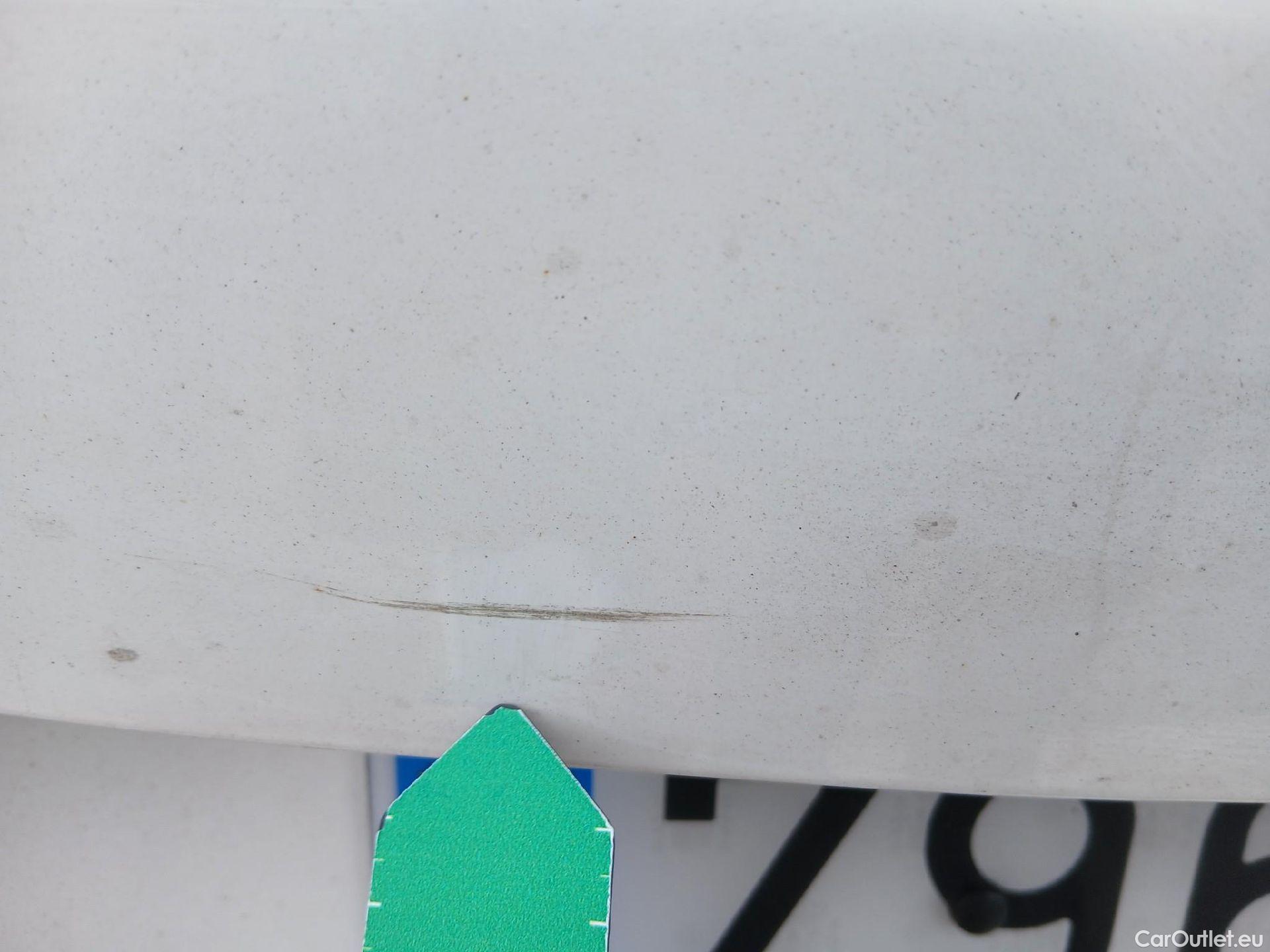  Peugeot  2008 PEUGEOT  / 2019 / 5P / todoterreno Allure BlueHDI 130 S&S EAT8 #29