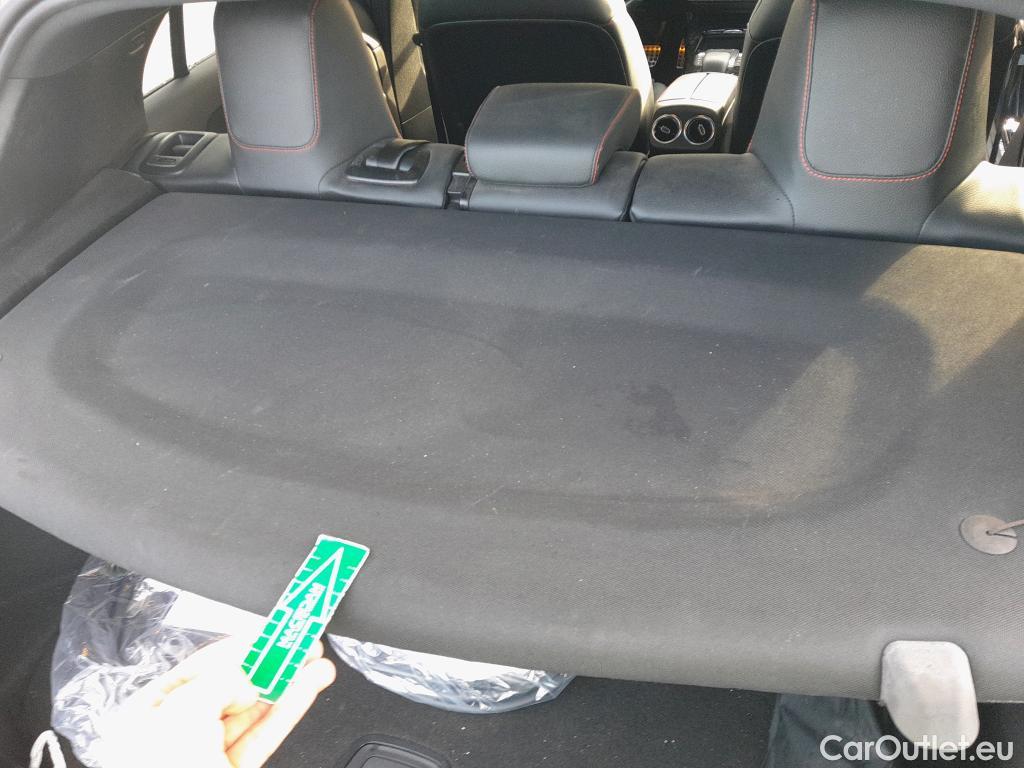  Mercedes  A-Klasse MERCEDES-BENZ Clase A / 2018 / 5P / berlina con portón A 250 e #8