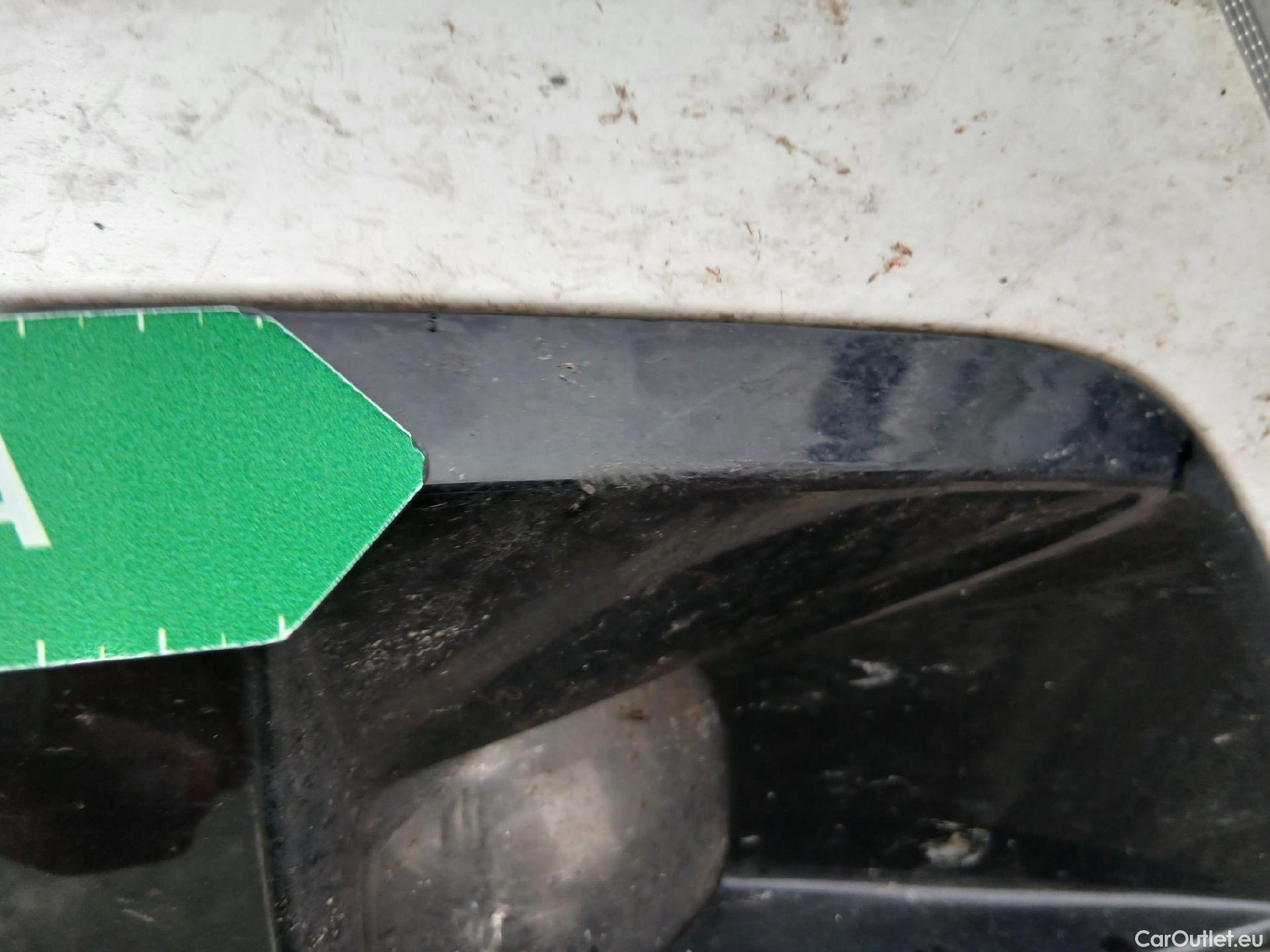  Peugeot  2008 PEUGEOT  / 2019 / 5P / todoterreno Allure BlueHDI 130 S&S EAT8 #49