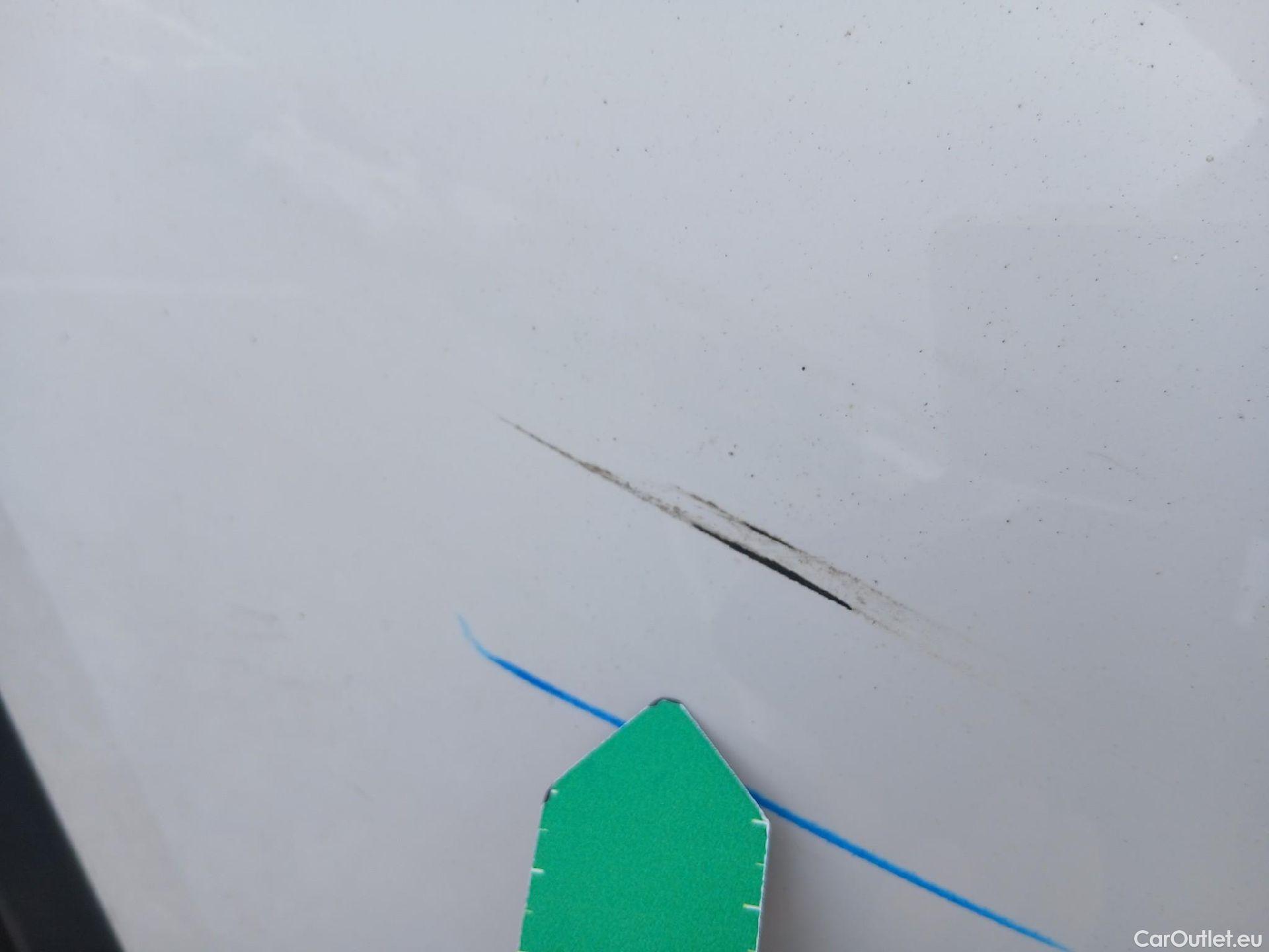  Peugeot  2008 PEUGEOT  / 2019 / 5P / todoterreno Allure BlueHDI 130 S&S EAT8 #20