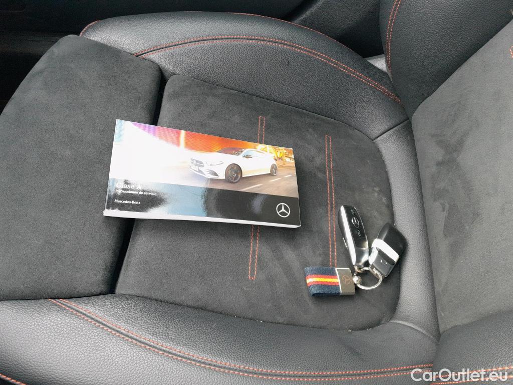  Mercedes  A-Klasse MERCEDES-BENZ Clase A / 2018 / 5P / berlina con portón A 250 e #13