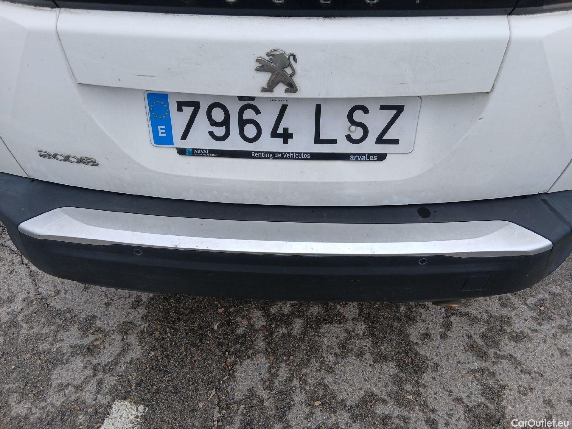  Peugeot  2008 PEUGEOT  / 2019 / 5P / todoterreno Allure BlueHDI 130 S&S EAT8 #23