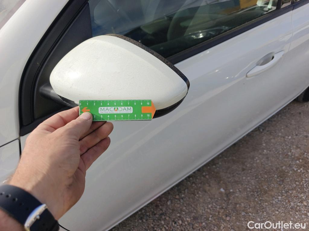  Peugeot  308 PEUGEOT  / 2017 / 5P / berlina con portón 5p Style BlueHDi 130 S&S #16