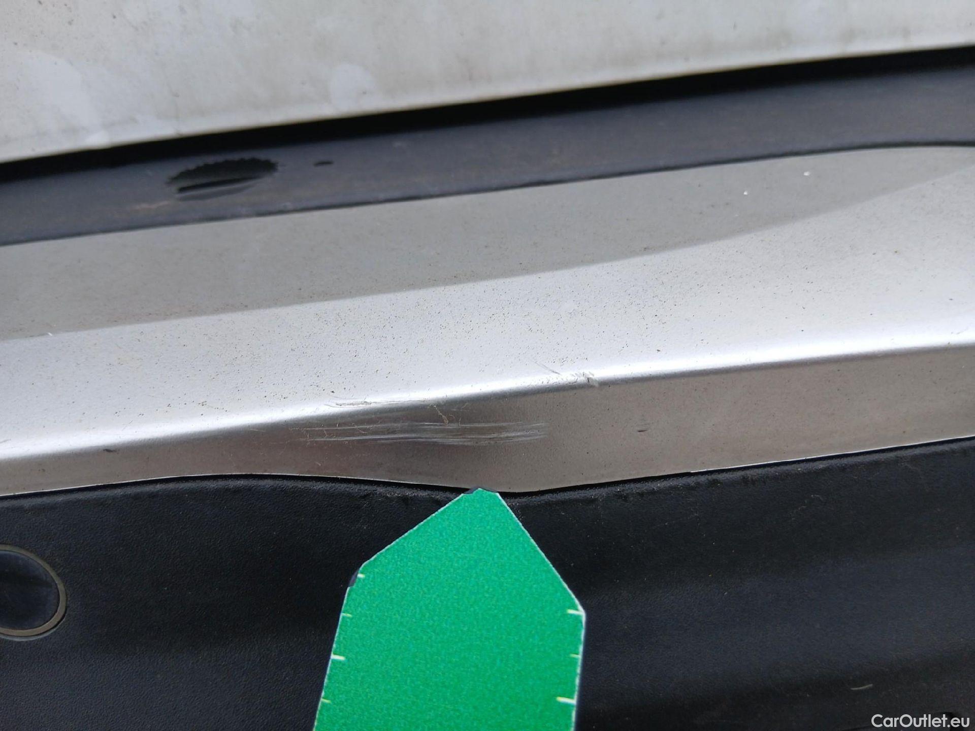  Peugeot  2008 PEUGEOT  / 2019 / 5P / todoterreno Allure BlueHDI 130 S&S EAT8 #22