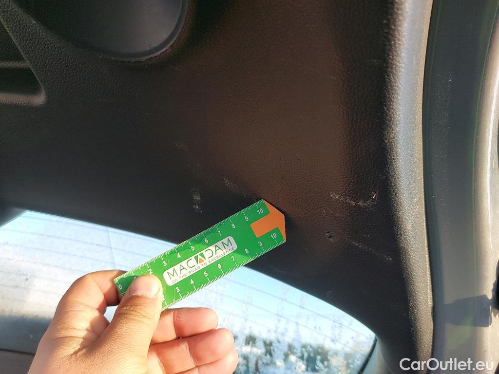  Mini  Cooper MINI MINI / 2014 / 3P / berlina con portón ONE #33