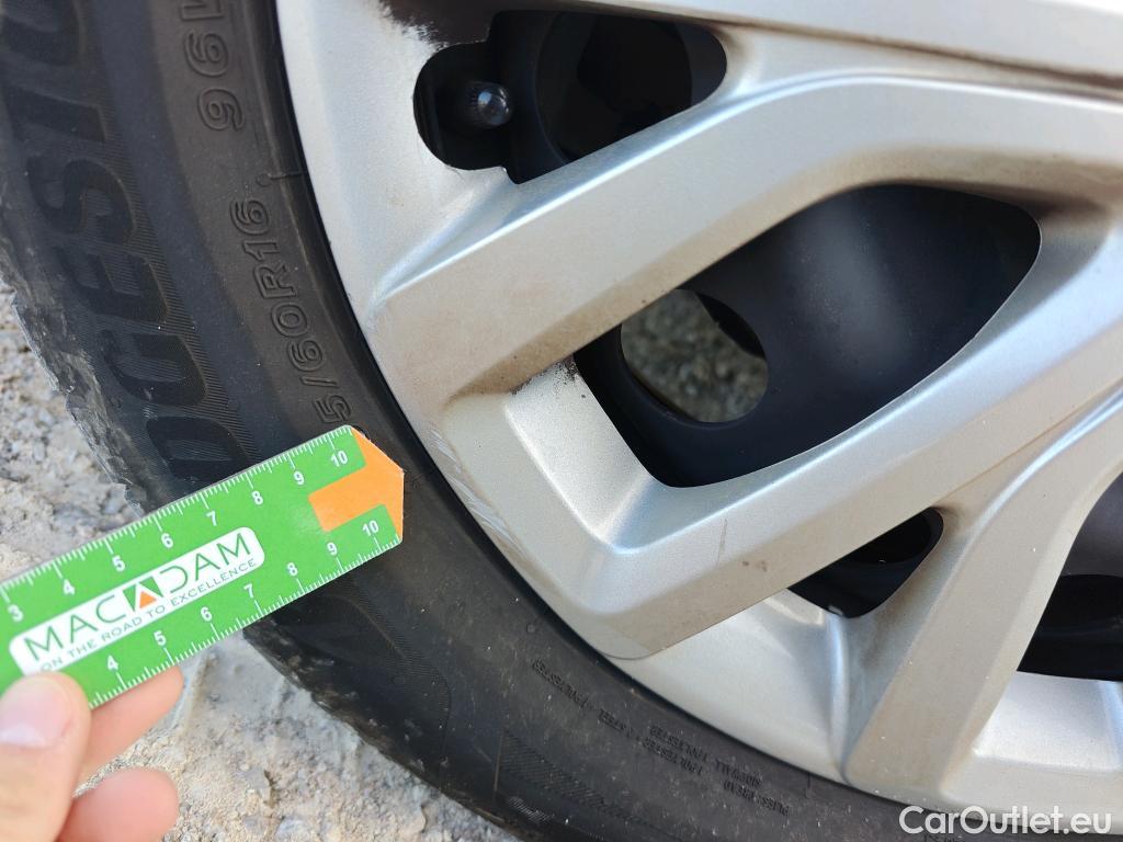  Citroen  Berlingo CITROEN  / 2018 / 4P / combi Talla M BlueHDi 100 S&S LIVE PACK (ind) #52