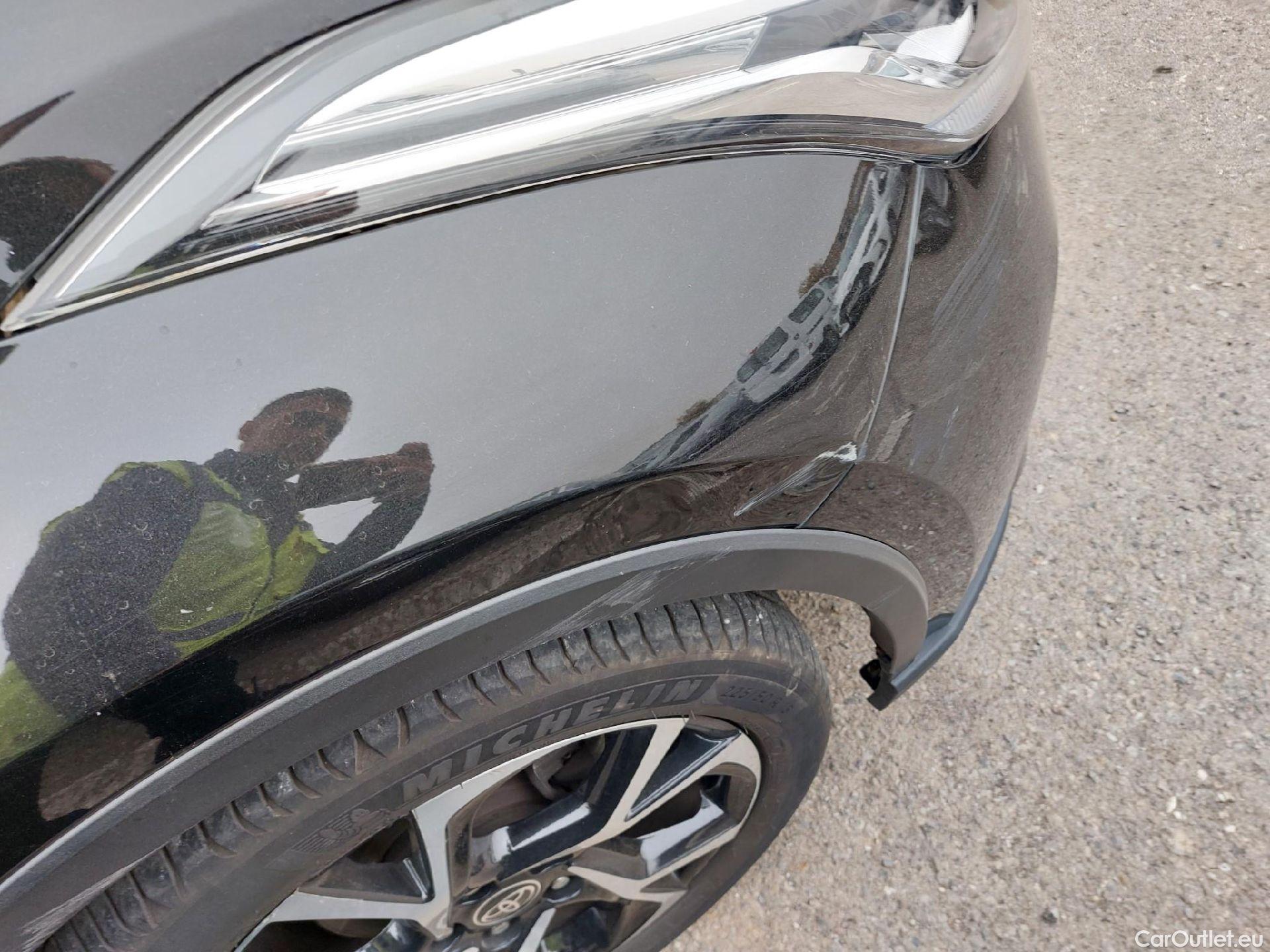  Toyota  C-HR TOYOTA  / 2019 / 5P / todoterreno 2.0 180H Advance #16