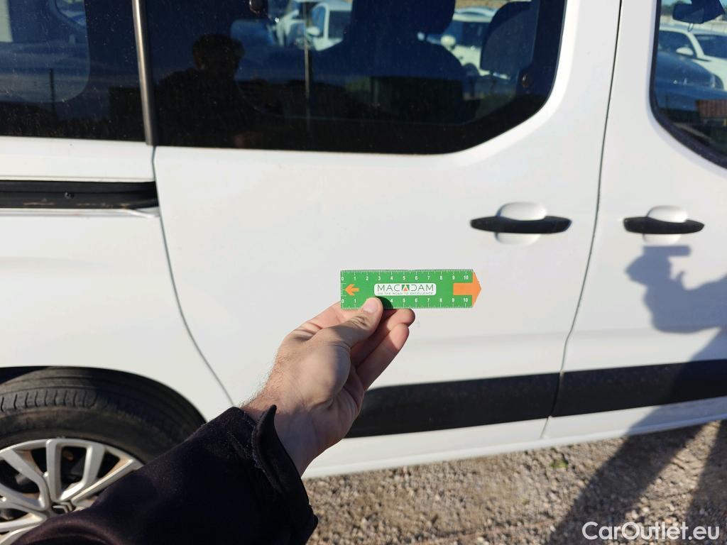  Citroen  Berlingo CITROEN  / 2018 / 4P / combi Talla M BlueHDi 100 S&S LIVE PACK (ind) #13