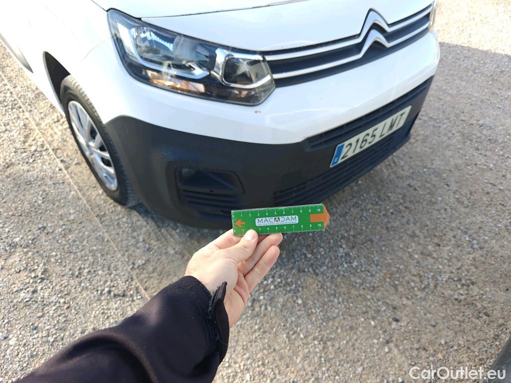  Citroen  Berlingo CITROEN  / 2018 / 4P / combi Talla M BlueHDi 100 S&S LIVE PACK (ind) #32