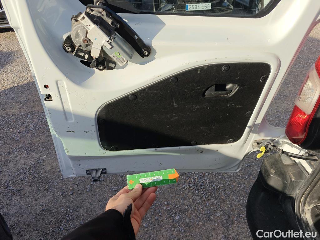  Citroen  Berlingo CITROEN  / 2018 / 4P / combi Talla M BlueHDi 100 S&S LIVE PACK (ind) #29