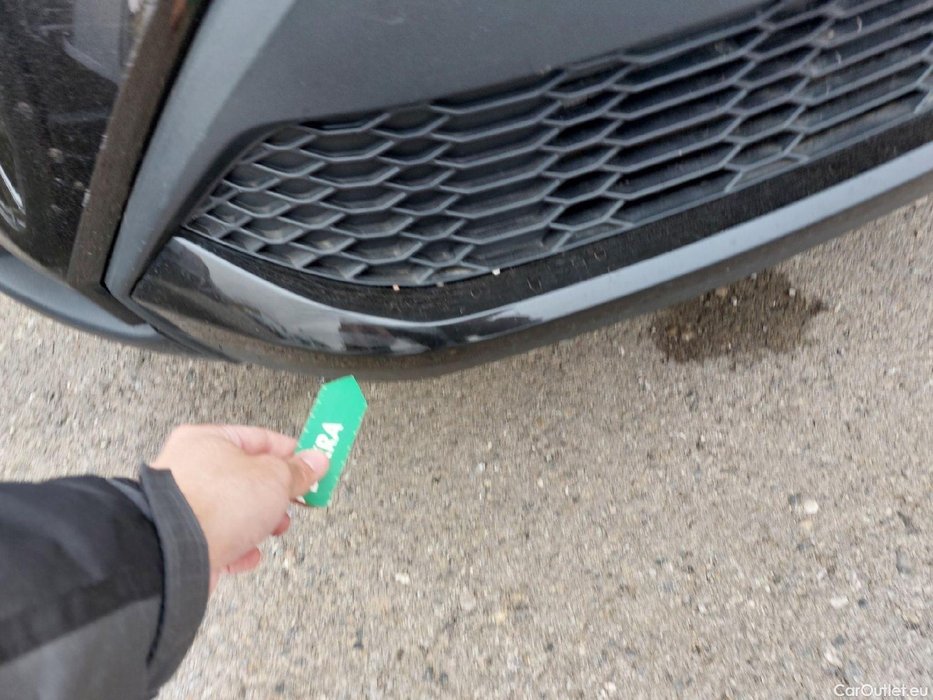  Toyota  C-HR TOYOTA  / 2019 / 5P / todoterreno 2.0 180H Advance #6