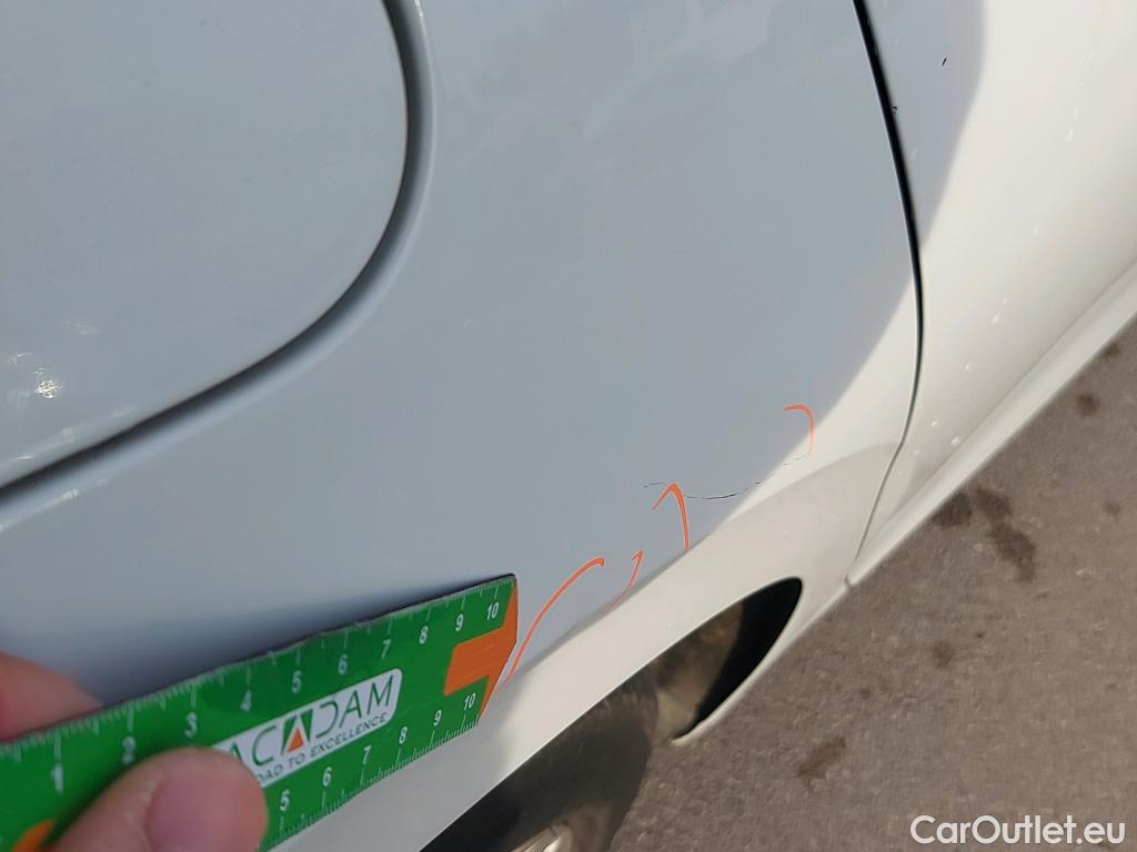  Volkswagen  Golf  VOLKSWAGEN / 2020 / 5P / berlina con portón 1.0 TSI 81kW (110CV) #5