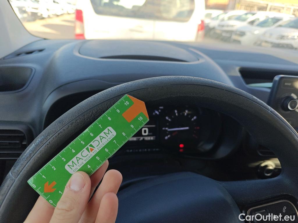  Citroen  Berlingo CITROEN  / 2018 / 4P / combi Talla M BlueHDi 100 S&S LIVE PACK (ind) #42