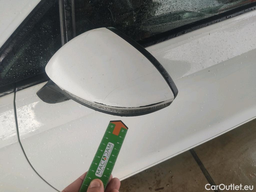  Volkswagen  Golf  VOLKSWAGEN / 2020 / 5P / familiar 2.0 TDI 85kW (115CV) Variant #16