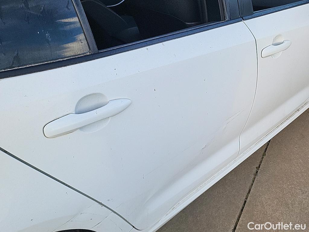  Toyota  Corolla TOYOTA  / 2019 / 4P / sedán 140H Style #5