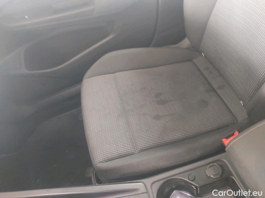  Volkswagen  Golf  VOLKSWAGEN / 2020 / 5P / familiar 2.0 TDI 85kW (115CV) Variant #19