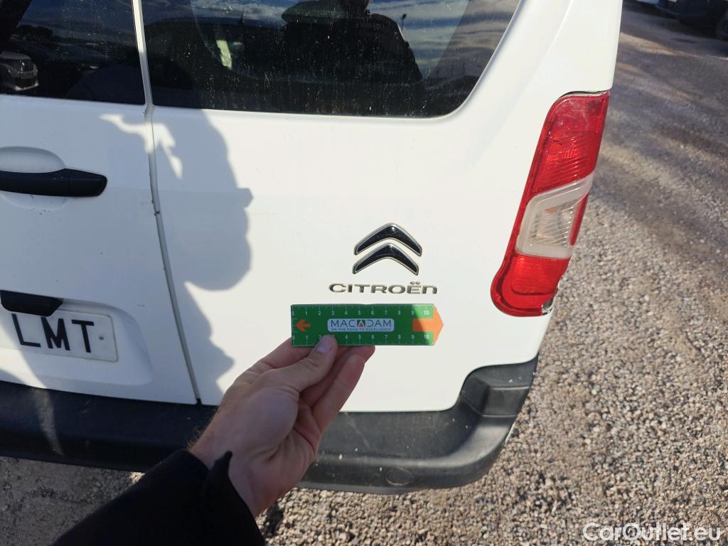  Citroen  Berlingo CITROEN  / 2018 / 4P / combi Talla M BlueHDi 100 S&S LIVE PACK (ind) #65