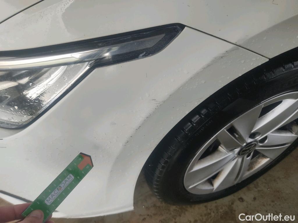  Volkswagen  Golf  VOLKSWAGEN / 2020 / 5P / familiar 2.0 TDI 85kW (115CV) Variant #13