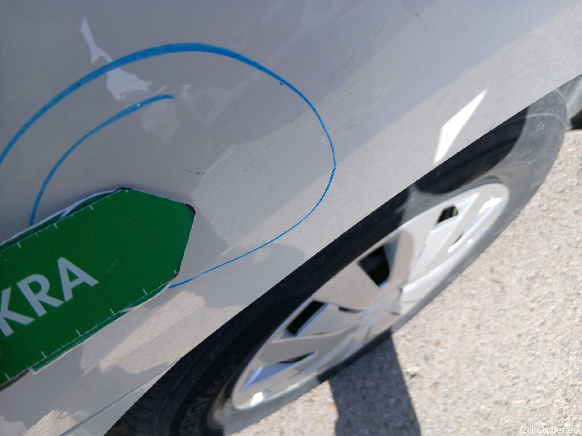  Seat  Ibiza SEAT  / 2017 / 5P / berlina con portón 1.0 MPI 59kW (80CV) Reference Plus(SP) #25