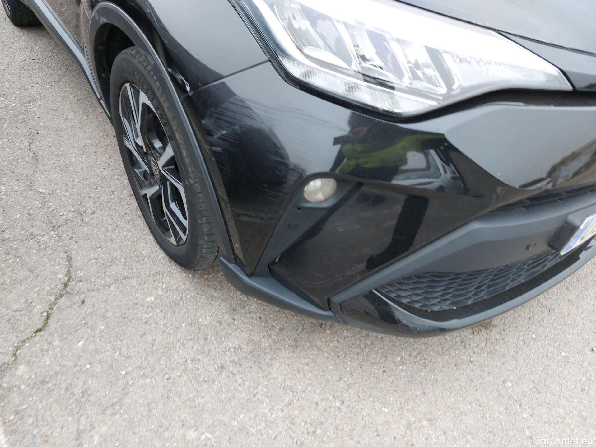  Toyota  C-HR TOYOTA  / 2019 / 5P / todoterreno 2.0 180H Advance #3