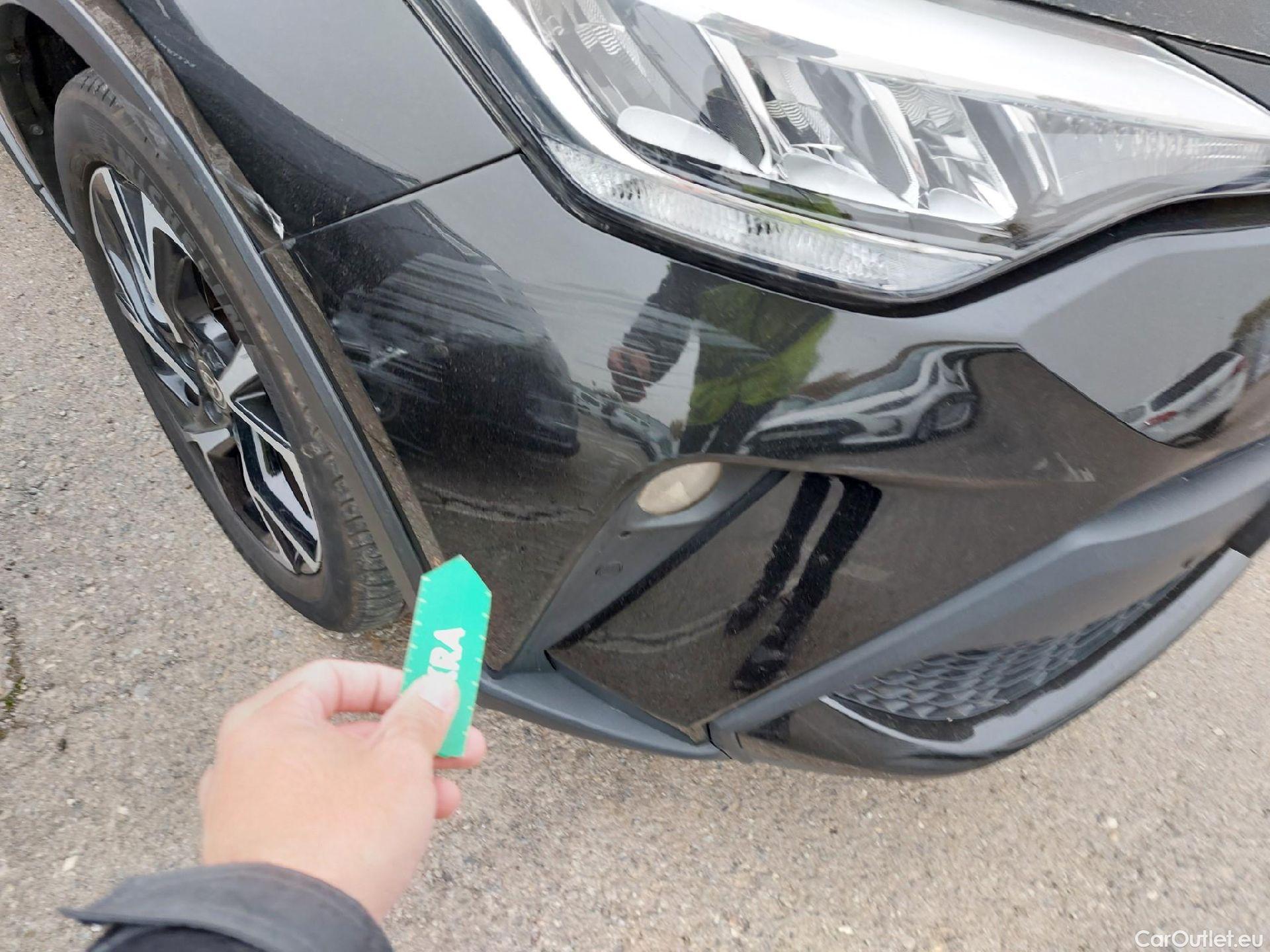  Toyota  C-HR TOYOTA  / 2019 / 5P / todoterreno 2.0 180H Advance #4