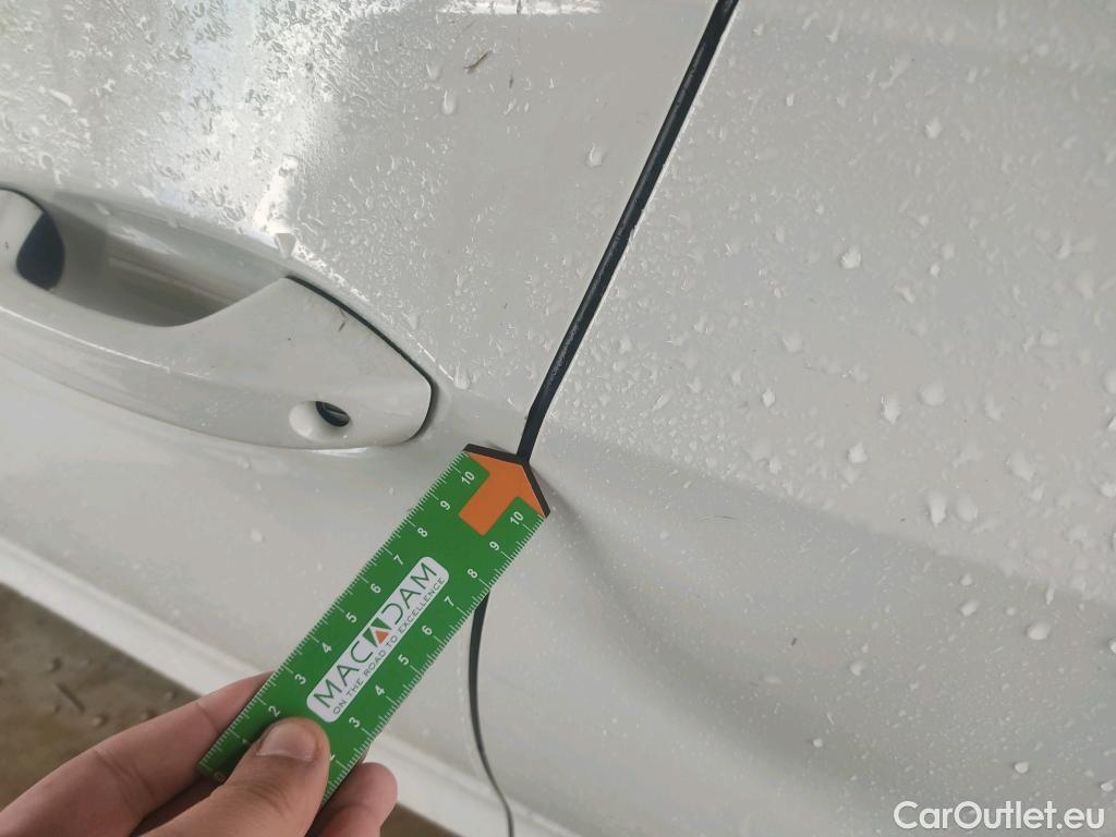  Volkswagen  Golf  VOLKSWAGEN / 2020 / 5P / familiar 2.0 TDI 85kW (115CV) Variant #24