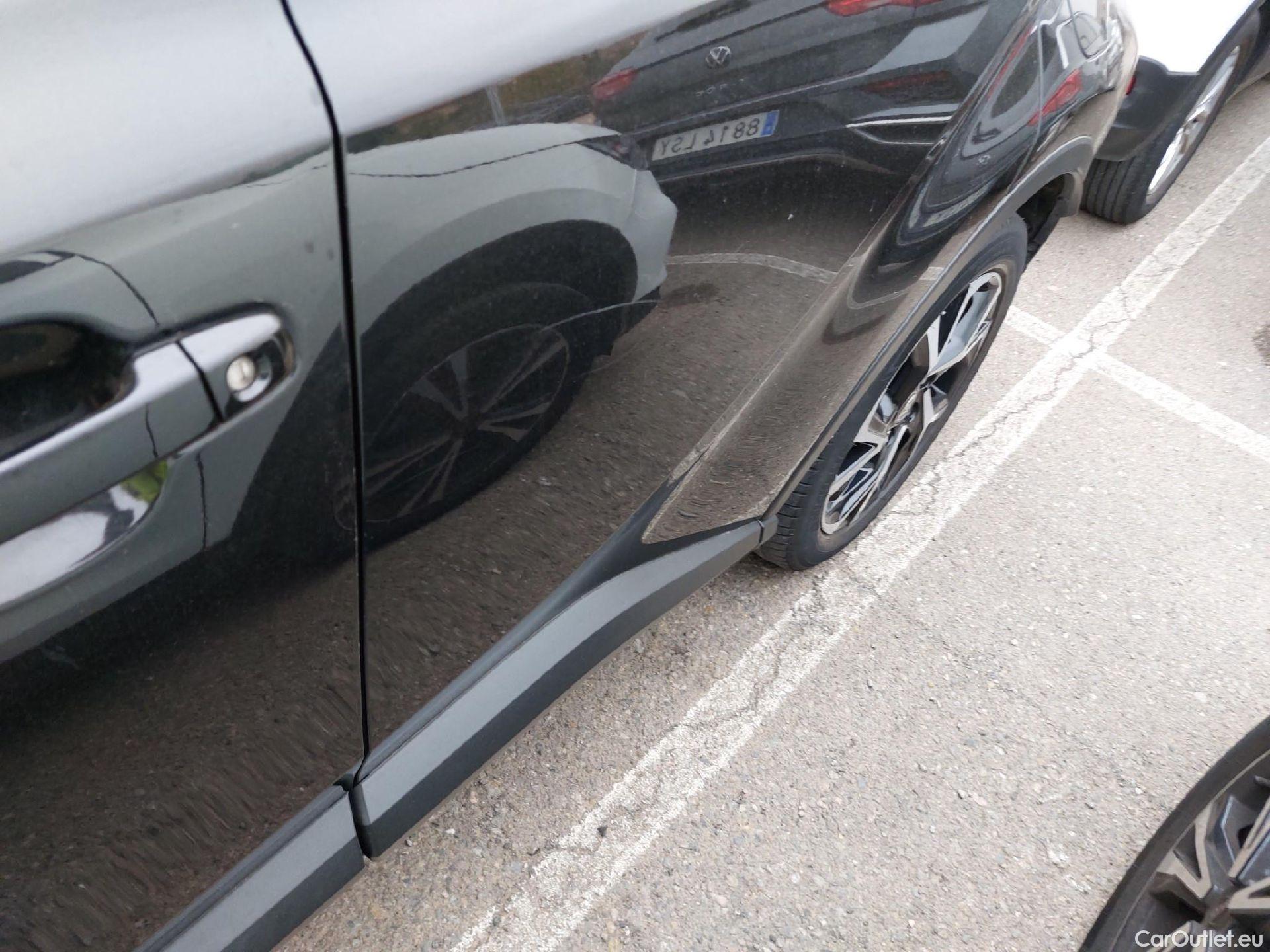  Toyota  C-HR TOYOTA  / 2019 / 5P / todoterreno 2.0 180H Advance #8