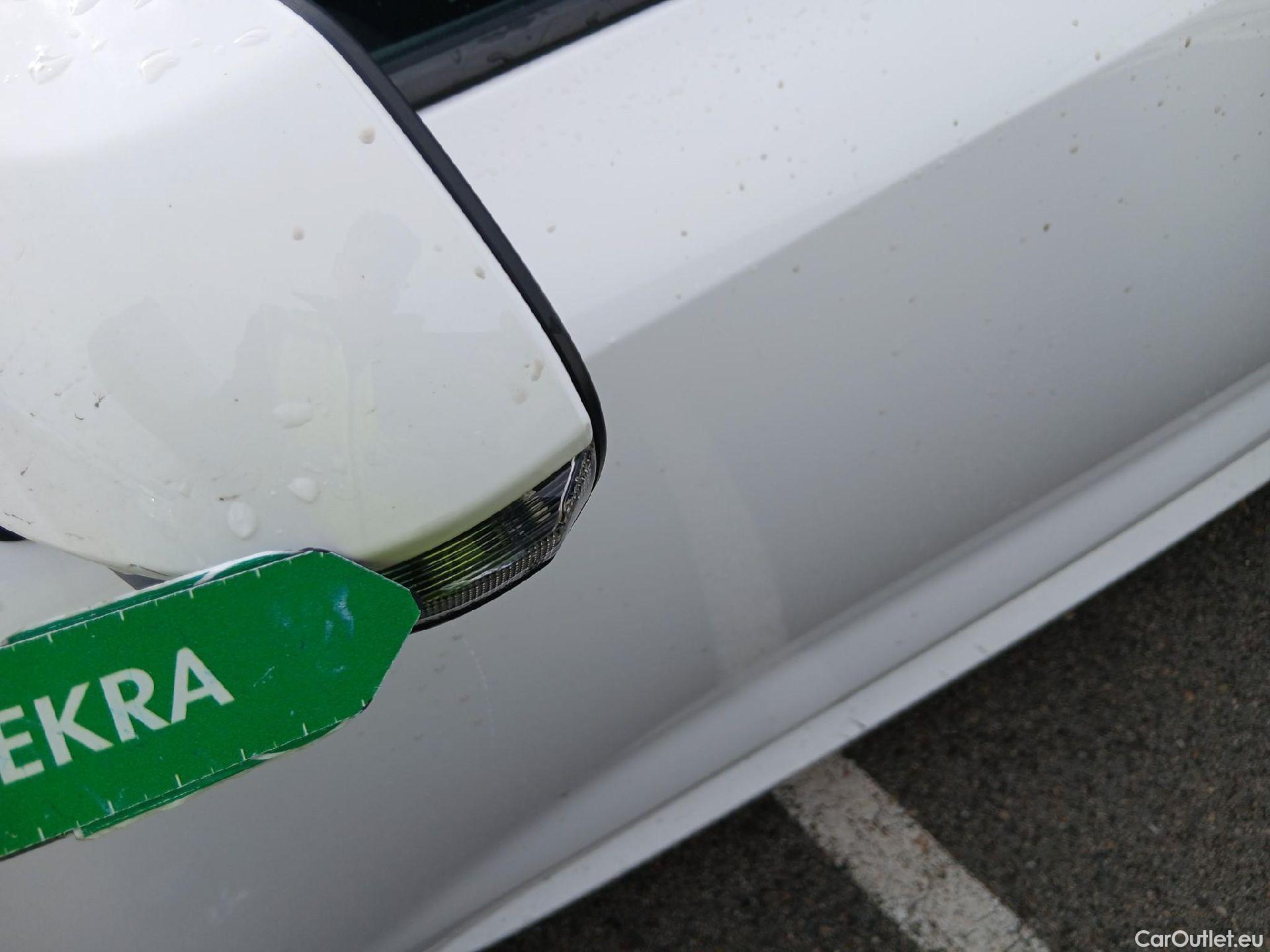  Toyota  Corolla TOYOTA  1.8 125H ACTIVE TECH E-CVT #15