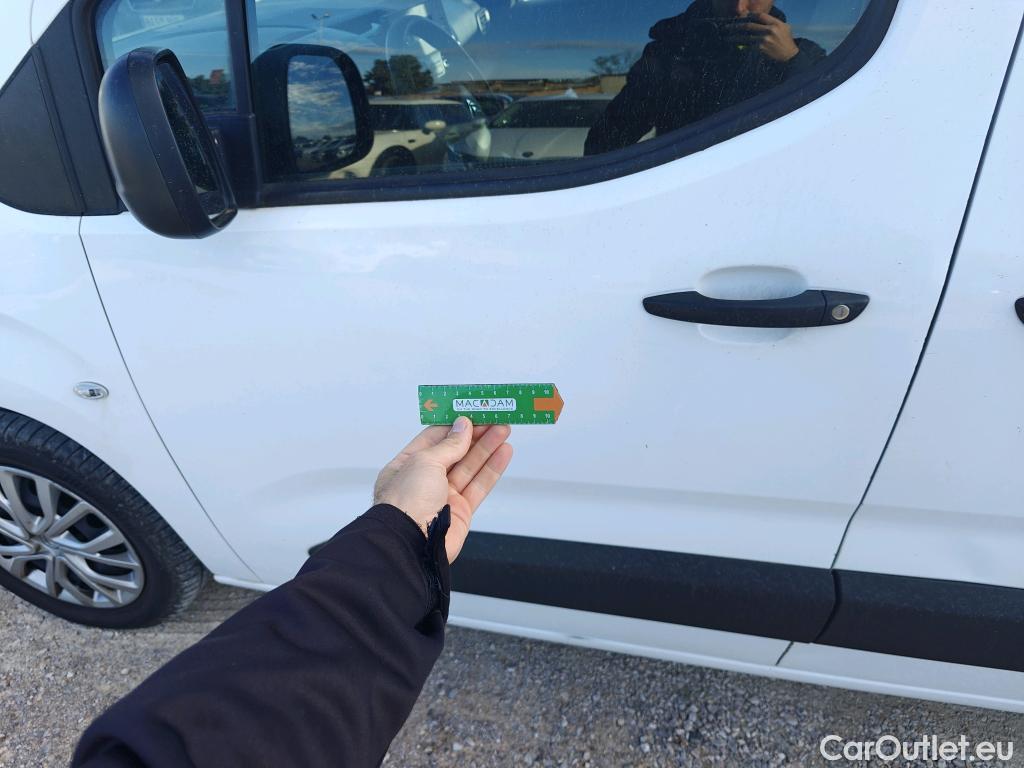  Citroen  Berlingo CITROEN  / 2018 / 4P / combi Talla M BlueHDi 100 S&S LIVE PACK (ind) #20