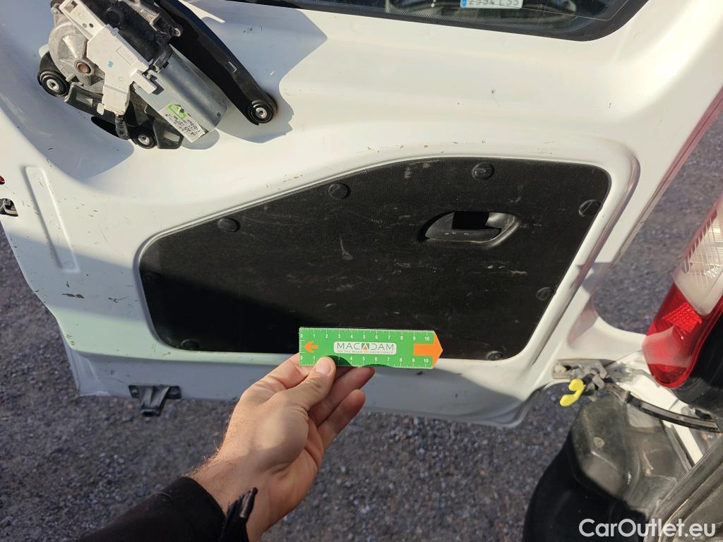  Citroen  Berlingo CITROEN  / 2018 / 4P / combi Talla M BlueHDi 100 S&S LIVE PACK (ind) #63