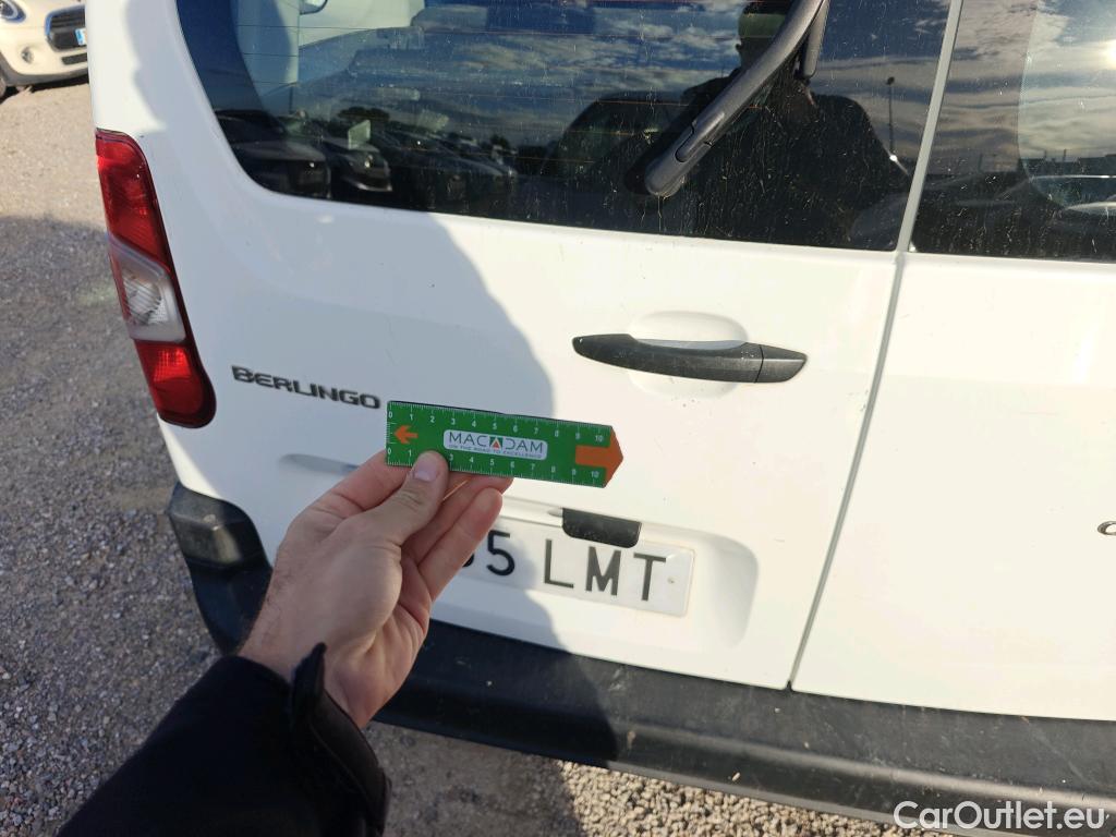  Citroen  Berlingo CITROEN  / 2018 / 4P / combi Talla M BlueHDi 100 S&S LIVE PACK (ind) #17