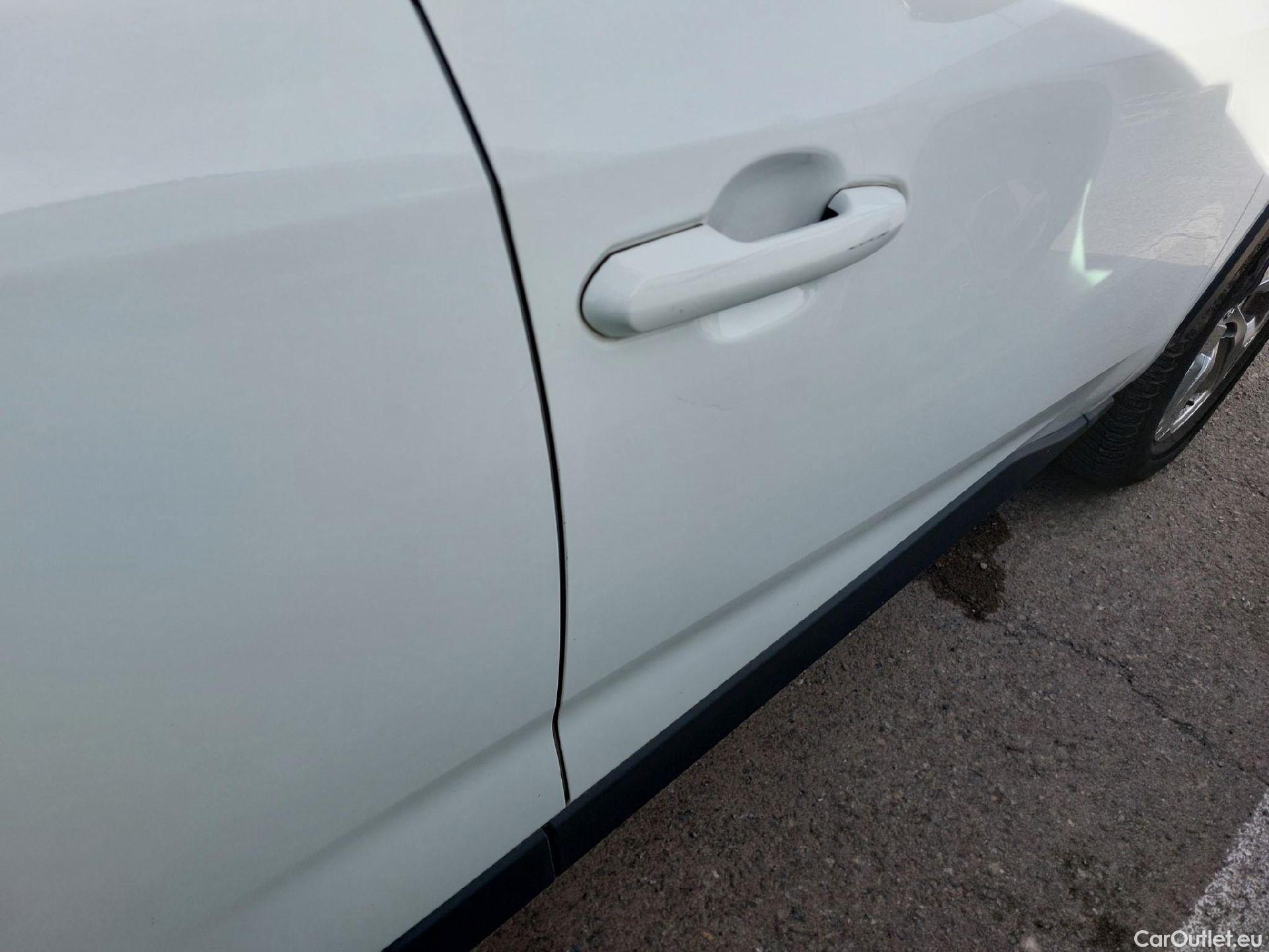  Toyota  RAV4 TOYOTA  / 2018 / 5P / todoterreno 2.5l 220H Advance 4WD #15