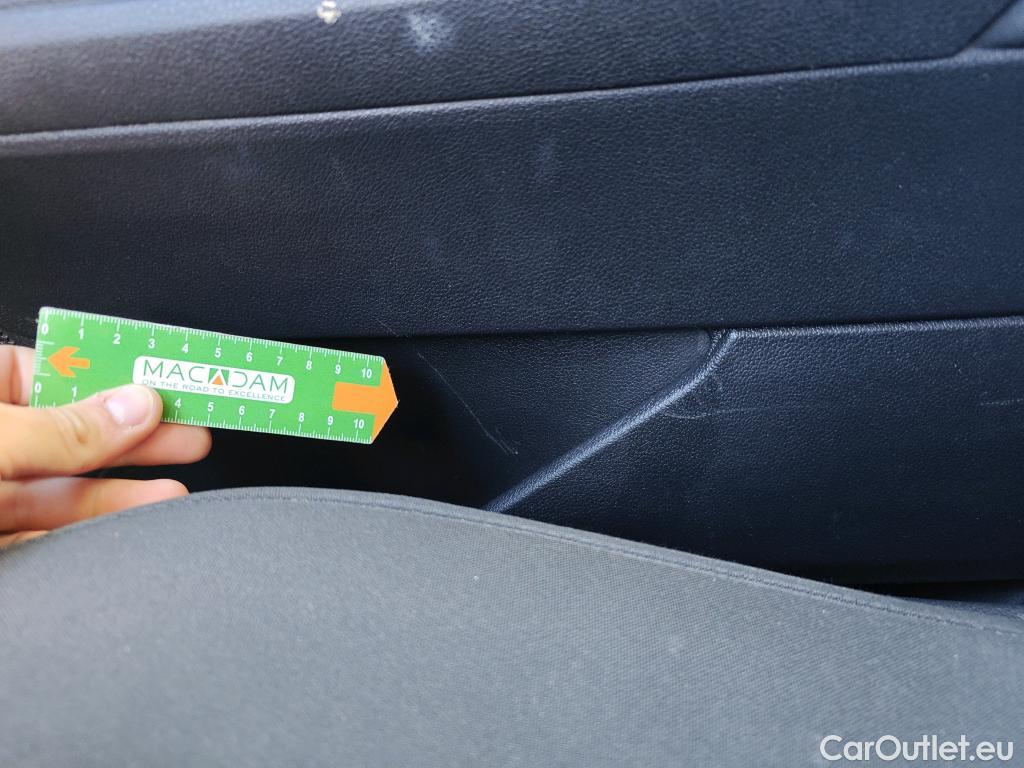  Citroen  Berlingo CITROEN  / 2018 / 4P / combi Talla M BlueHDi 100 S&S LIVE PACK (ind) #40