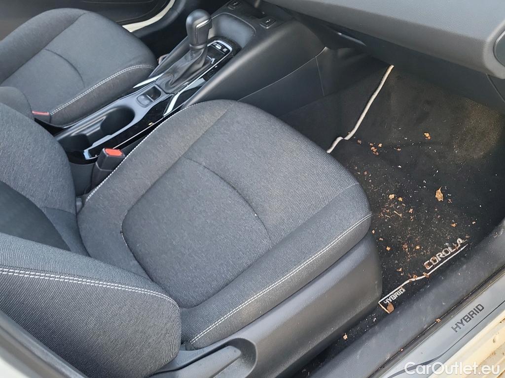  Toyota  Corolla TOYOTA  / 2019 / 4P / sedán 140H Style #15