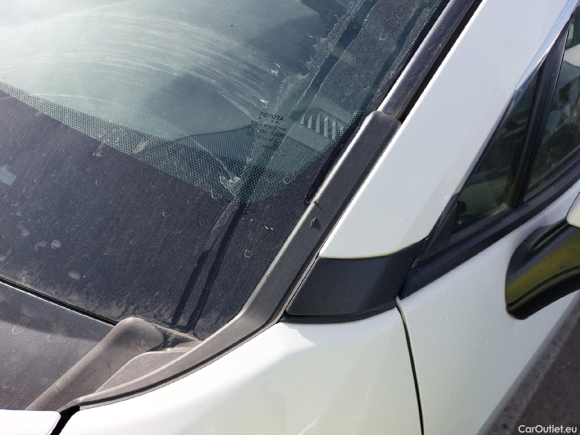  Toyota  RAV4 TOYOTA  / 2018 / 5P / todoterreno 2.5l 220H Advance 4WD #20