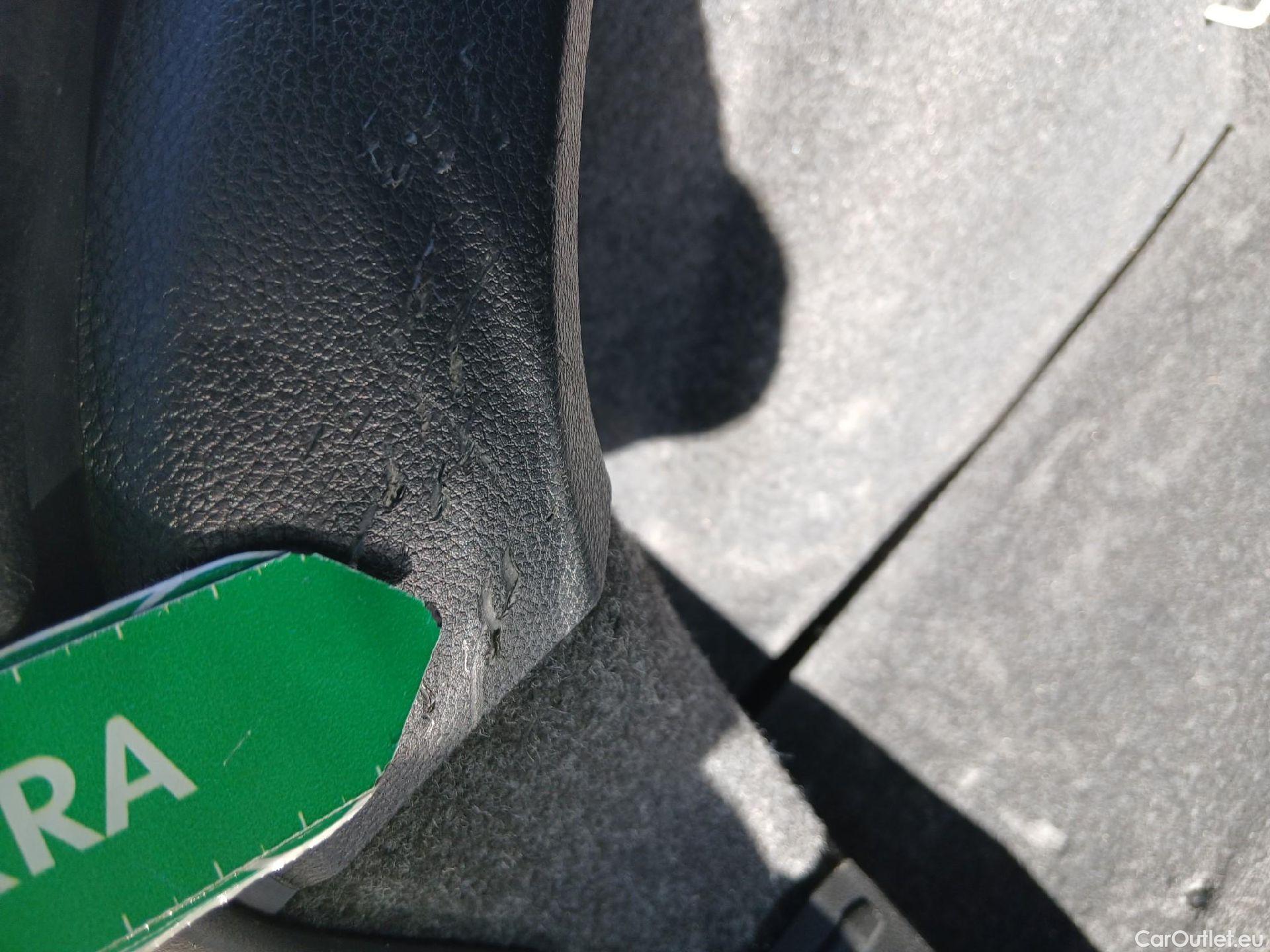  Seat  Ibiza SEAT  / 2017 / 5P / berlina con portón 1.0 MPI 59kW (80CV) Reference Plus(SP) #8