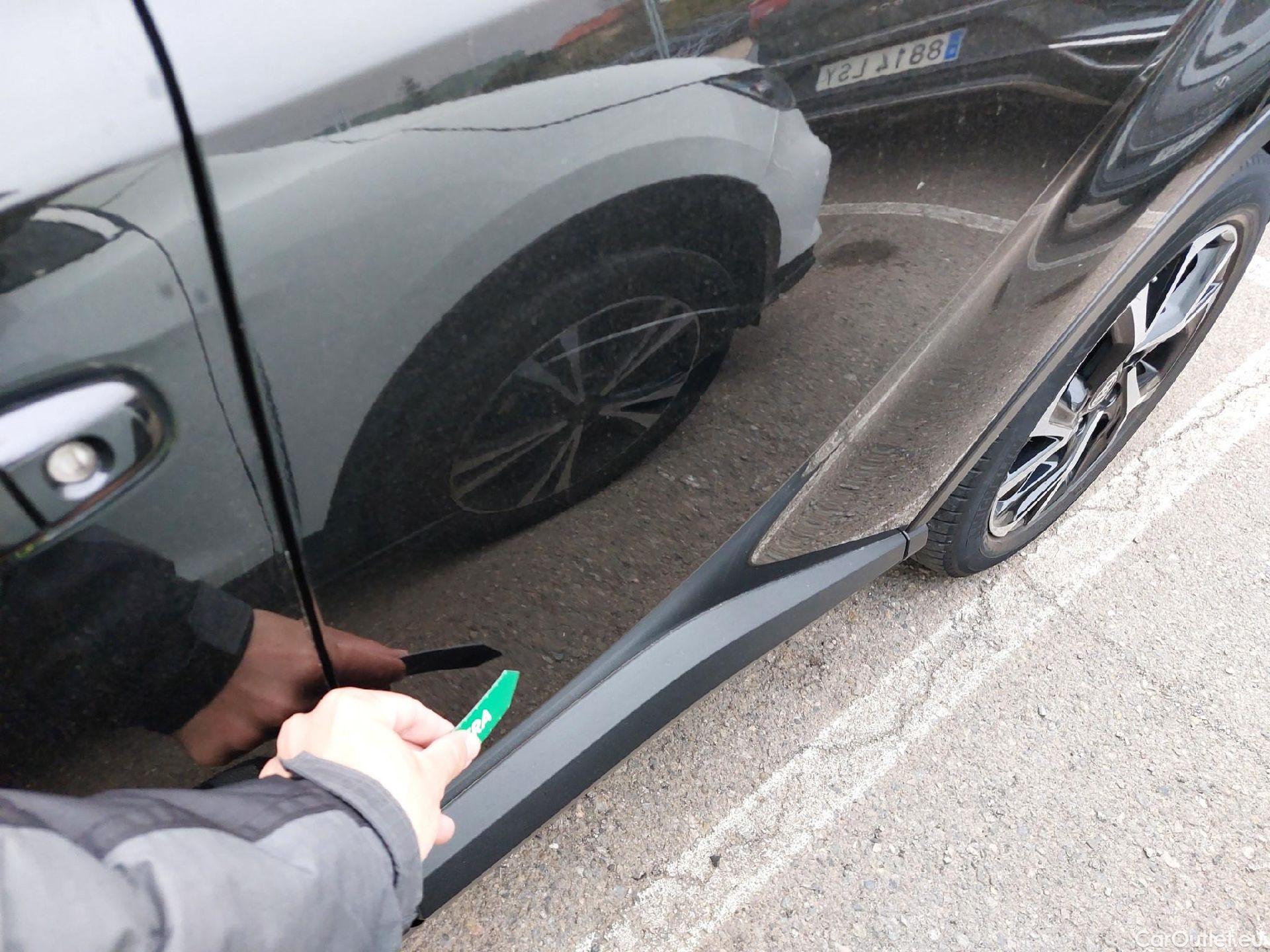  Toyota  C-HR TOYOTA  / 2019 / 5P / todoterreno 2.0 180H Advance #7