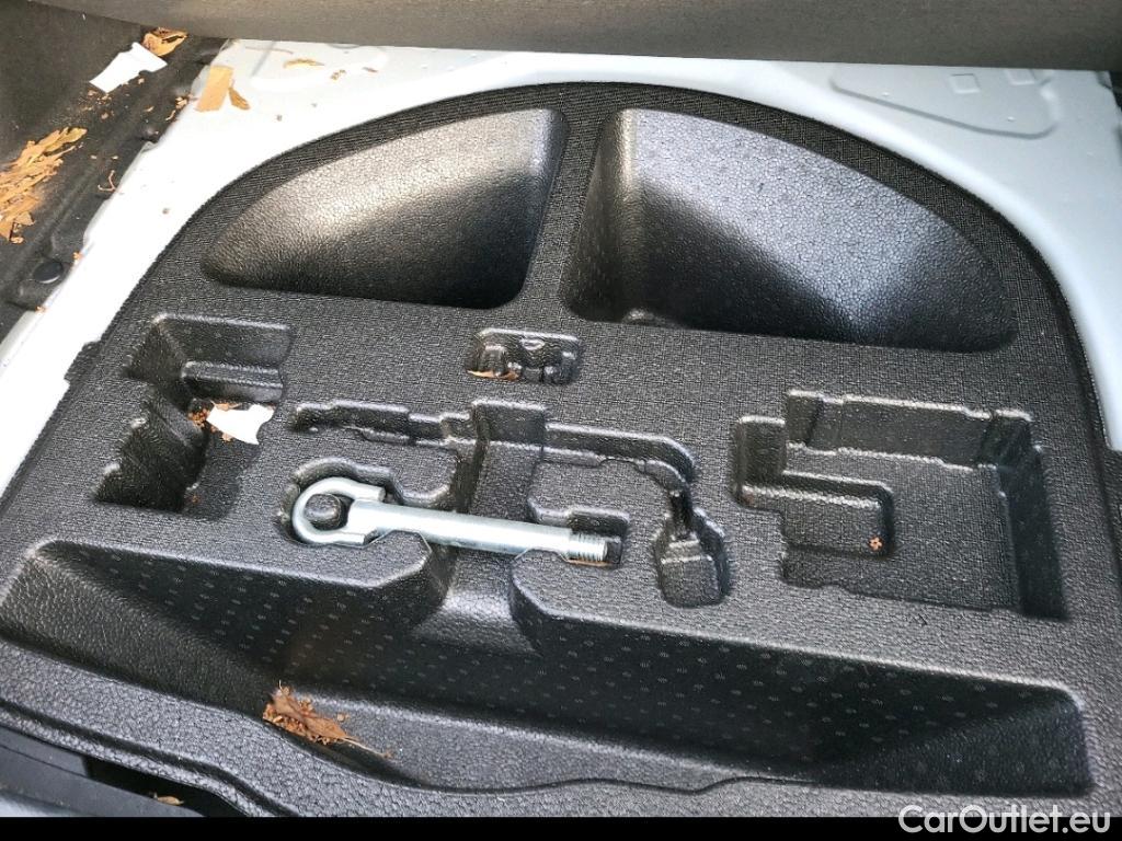  Toyota  Corolla TOYOTA  / 2019 / 4P / sedán 140H Style #10