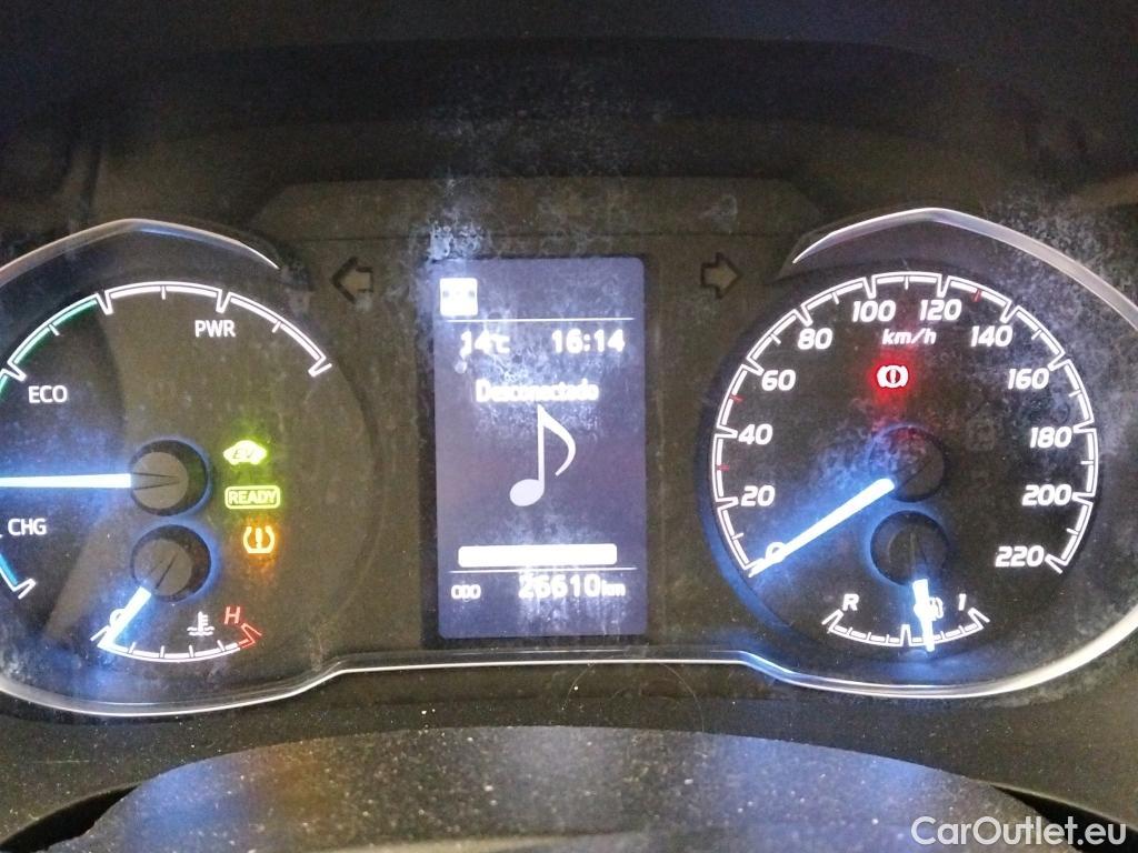  Toyota  Yaris TOYOTA  / 2017 / 5P / berlina con portón 1.5 100H Active #12