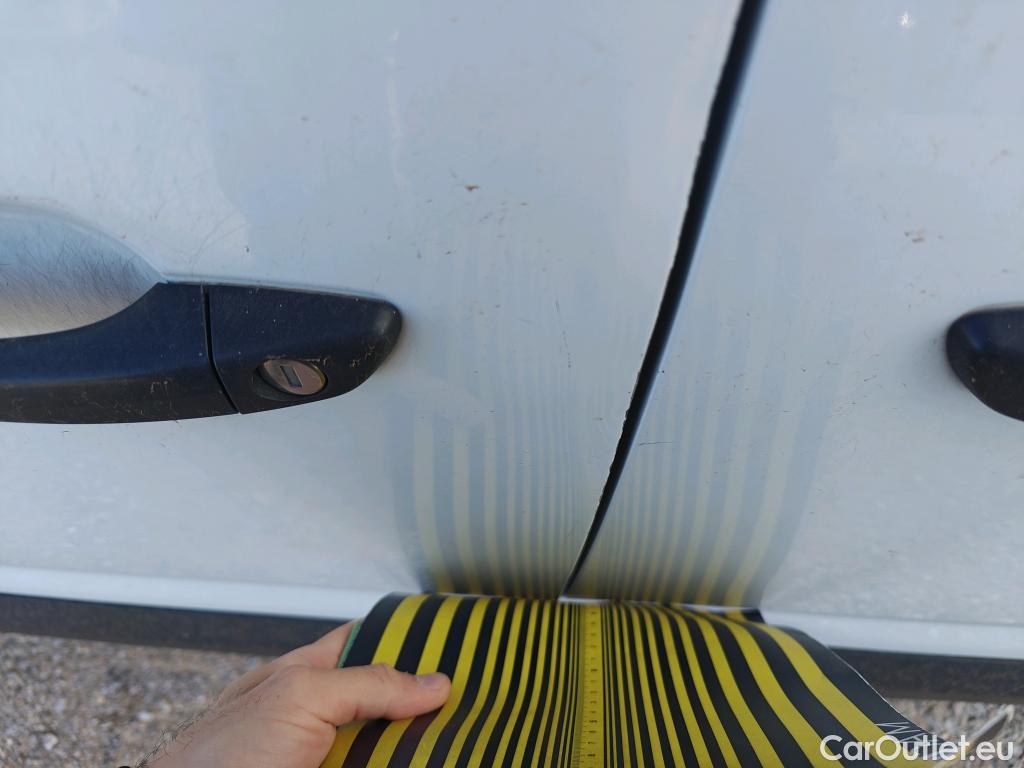  Citroen  Berlingo CITROEN  / 2018 / 4P / combi Talla M BlueHDi 100 S&S LIVE PACK (ind) #22