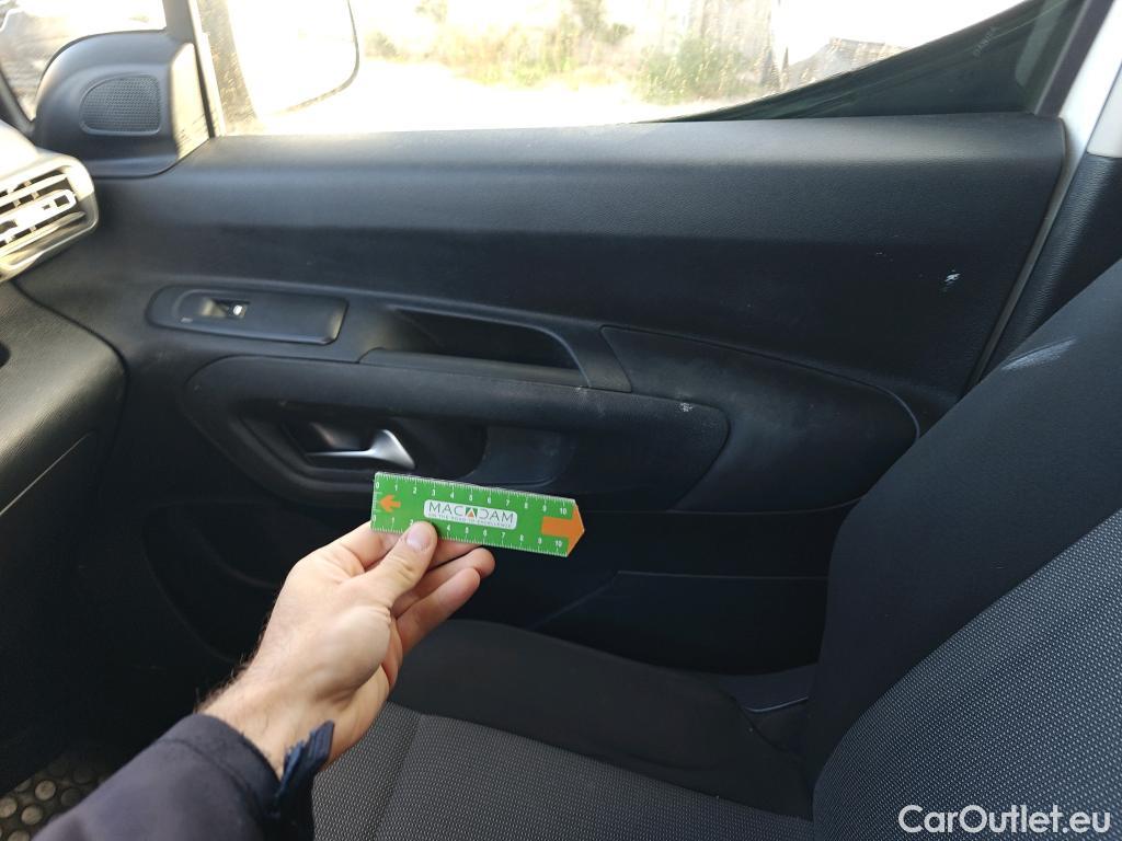  Citroen  Berlingo CITROEN  / 2018 / 4P / combi Talla M BlueHDi 100 S&S LIVE PACK (ind) #39