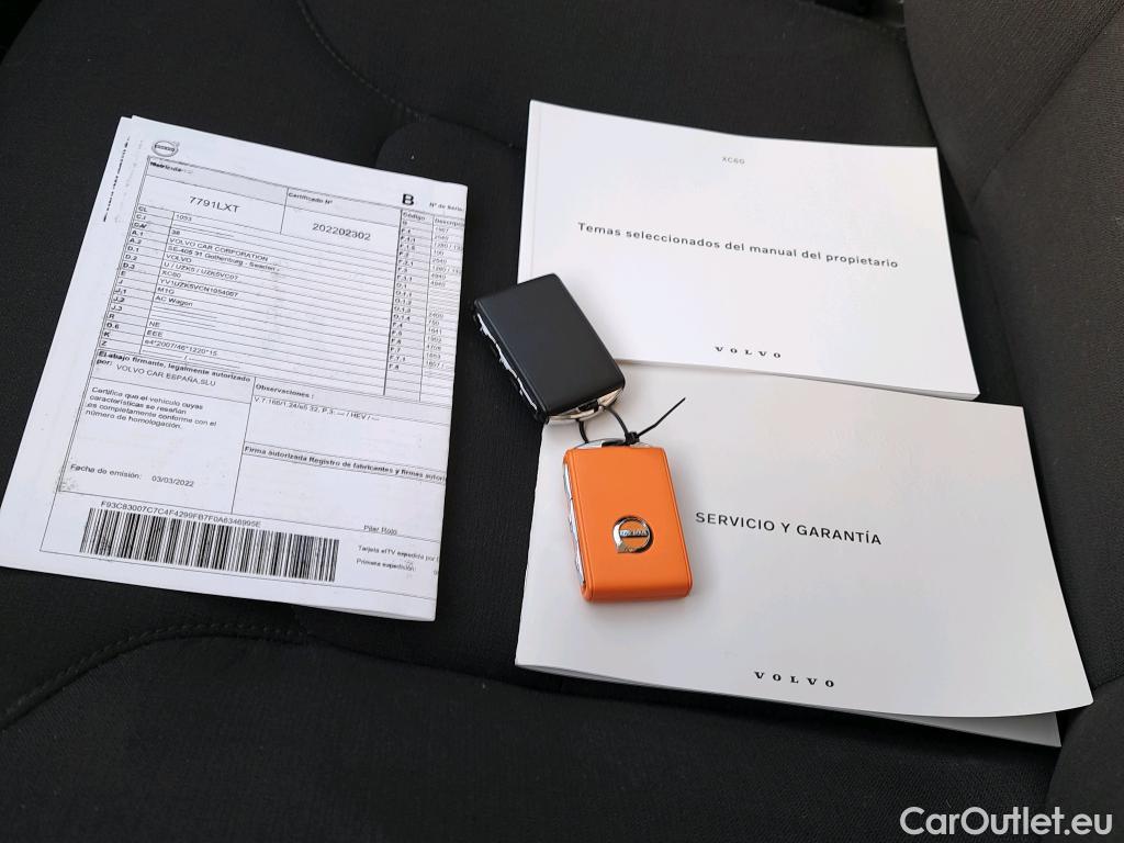  Volvo  XC60 VOLVO  / 2017 / 5P / todoterreno 2.0 B4 D AWD Momentum Pro Auto #3