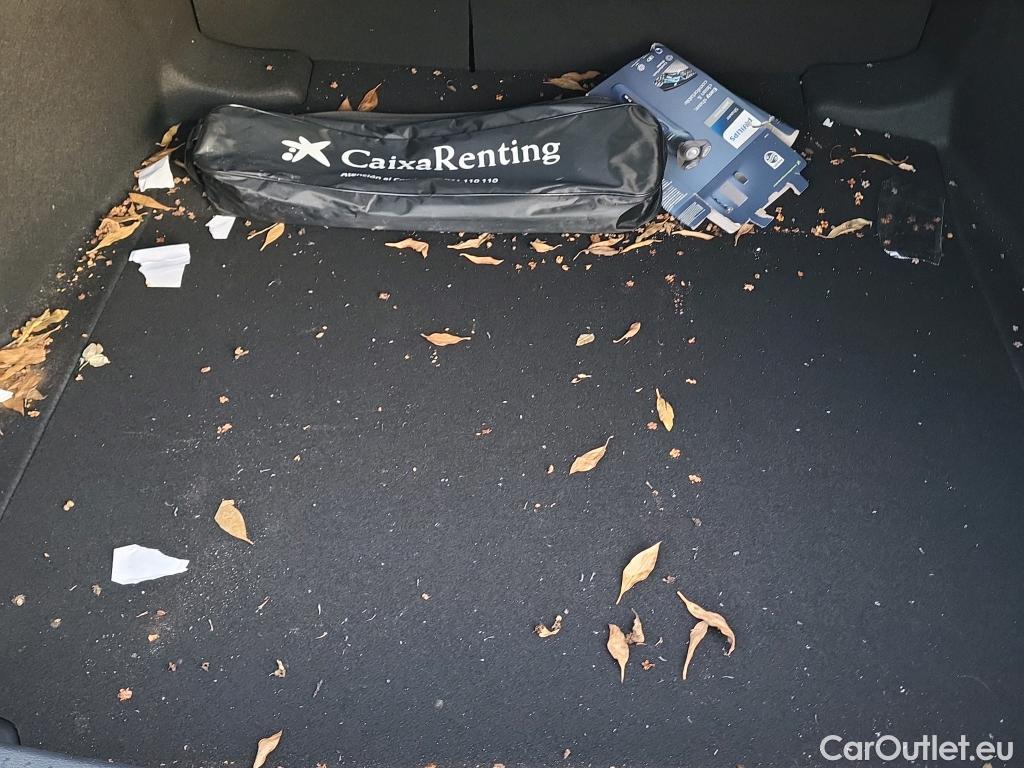  Toyota  Corolla TOYOTA  / 2019 / 4P / sedán 140H Style #13