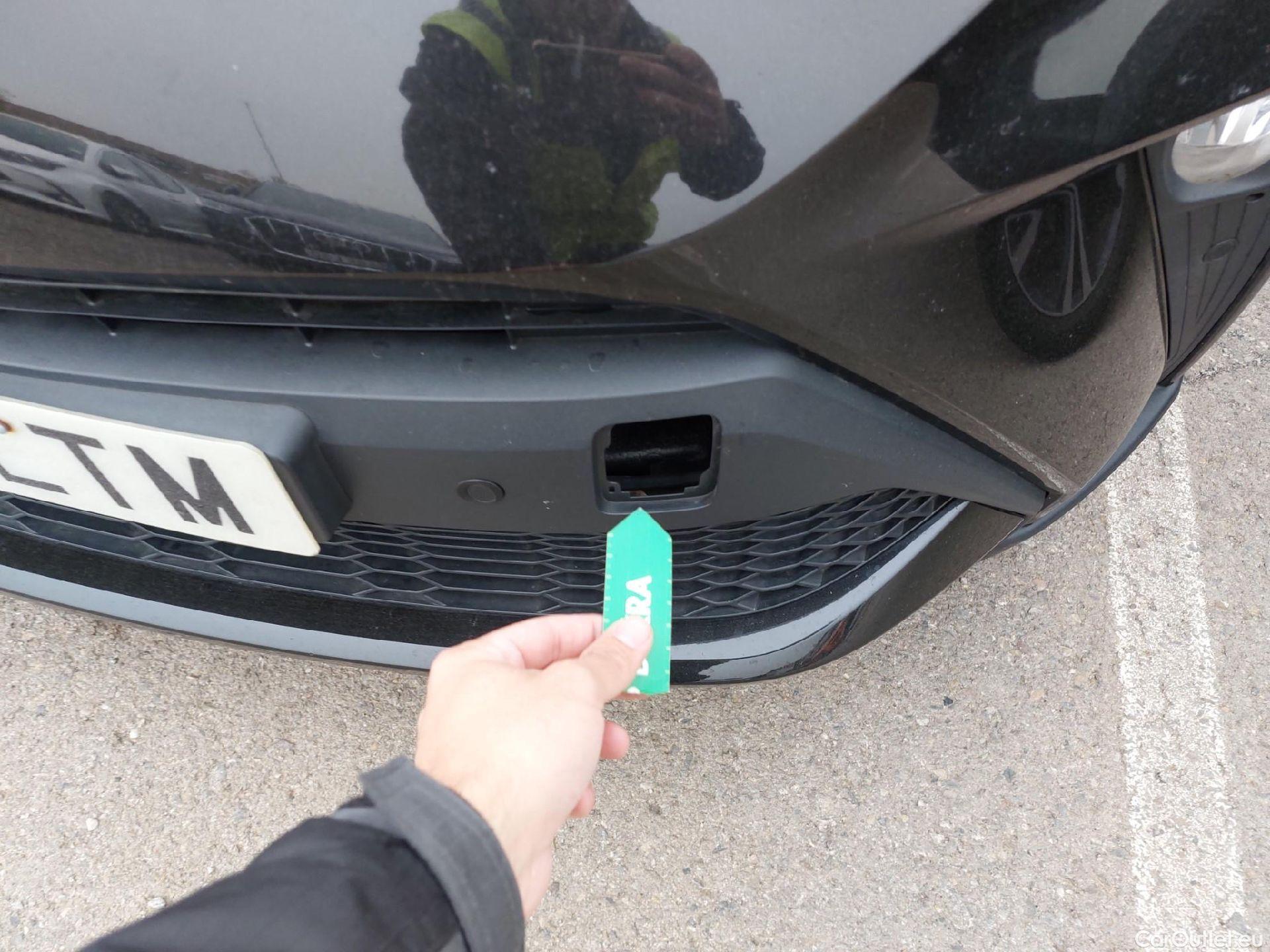  Toyota  C-HR TOYOTA  / 2019 / 5P / todoterreno 2.0 180H Advance #2