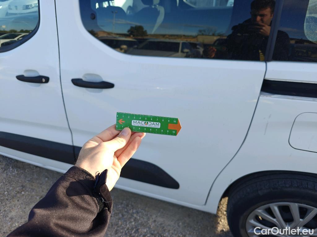  Citroen  Berlingo CITROEN  / 2018 / 4P / combi Talla M BlueHDi 100 S&S LIVE PACK (ind) #15