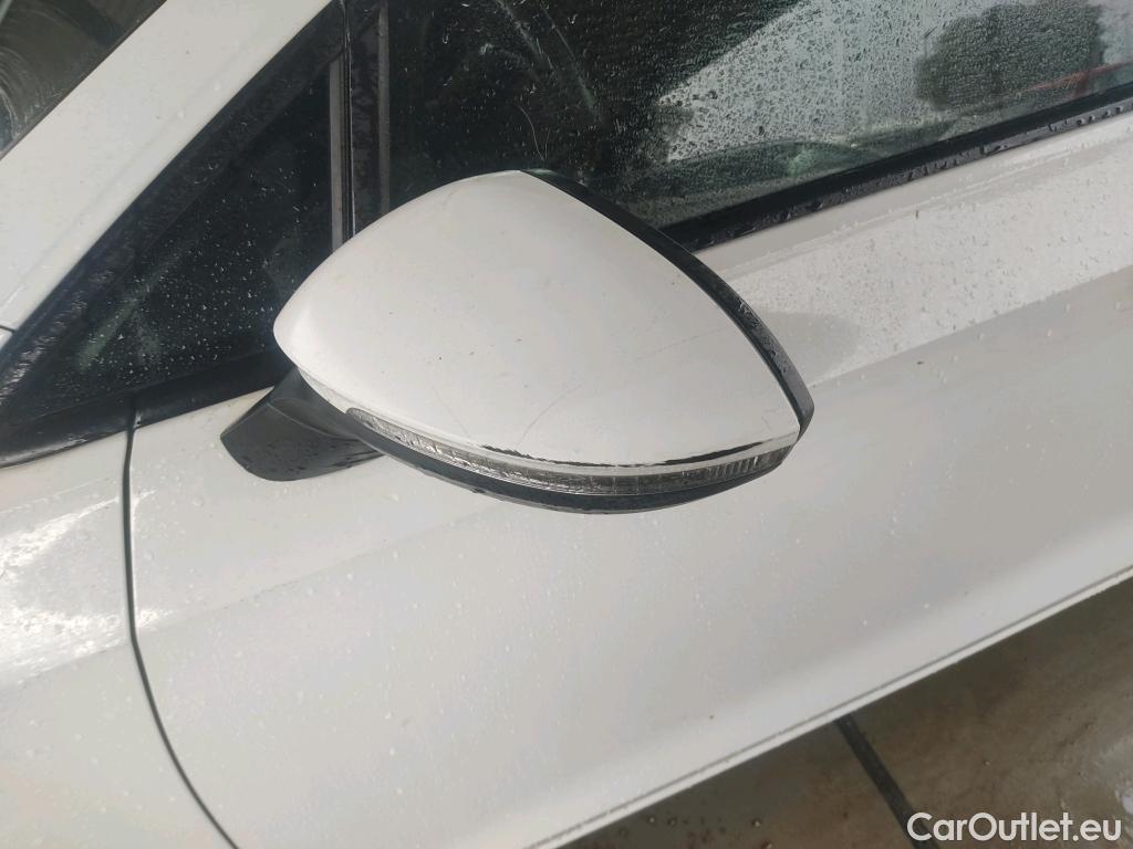  Volkswagen  Golf  VOLKSWAGEN / 2020 / 5P / familiar 2.0 TDI 85kW (115CV) Variant #15