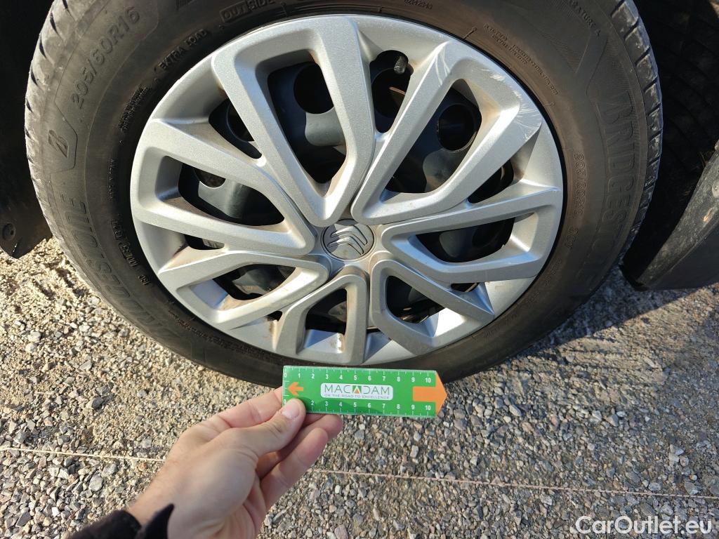  Citroen  Berlingo CITROEN  / 2018 / 4P / combi Talla M BlueHDi 100 S&S LIVE PACK (ind) #48