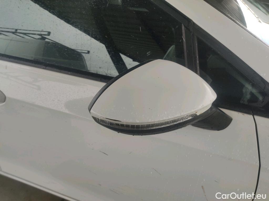  Volkswagen  Golf  VOLKSWAGEN / 2020 / 5P / familiar 2.0 TDI 85kW (115CV) Variant #17