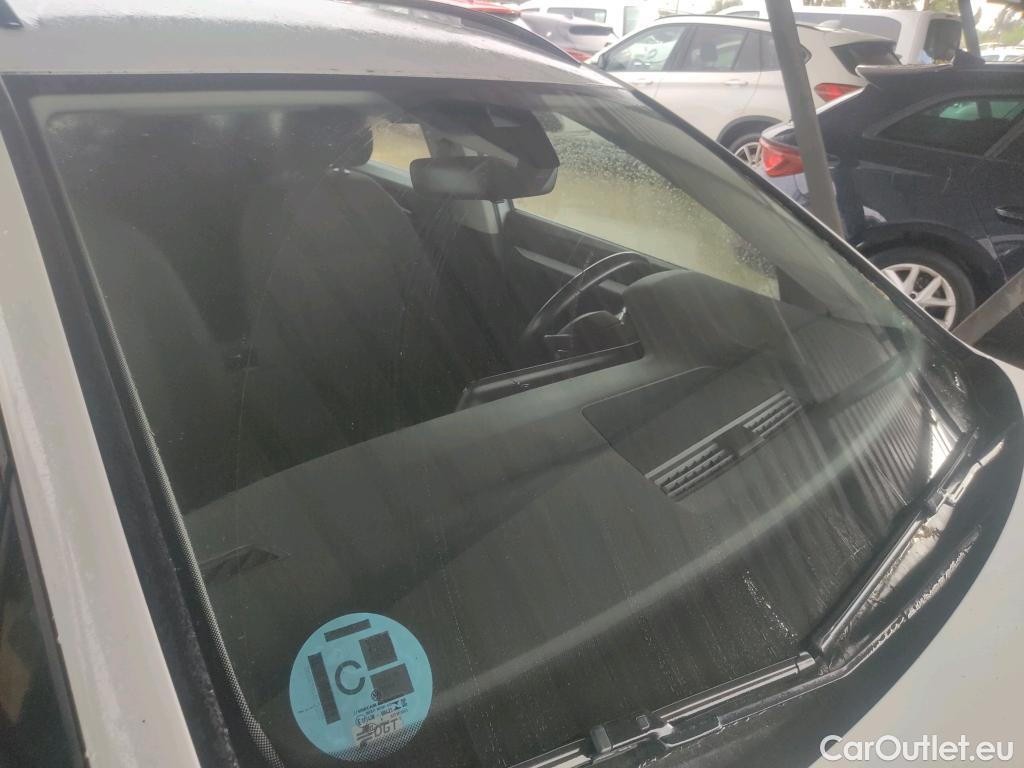  Volkswagen  Golf  VOLKSWAGEN / 2020 / 5P / familiar 2.0 TDI 85kW (115CV) Variant #1