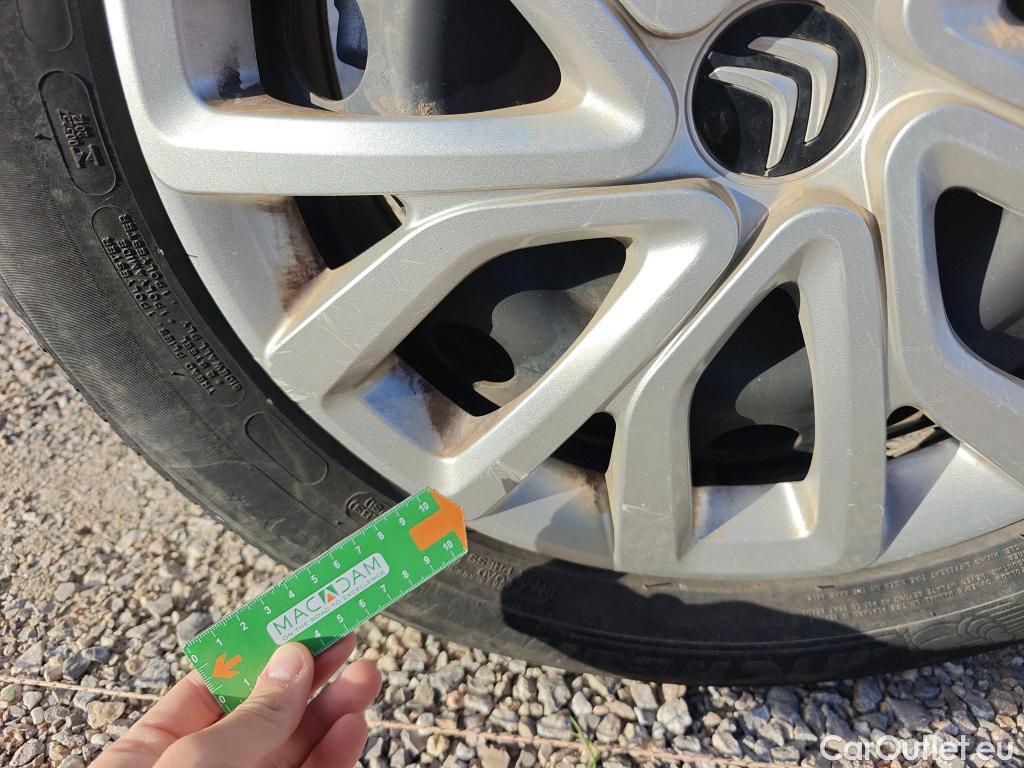  Citroen  Berlingo CITROEN  / 2018 / 4P / combi Talla M BlueHDi 100 S&S LIVE PACK (ind) #47